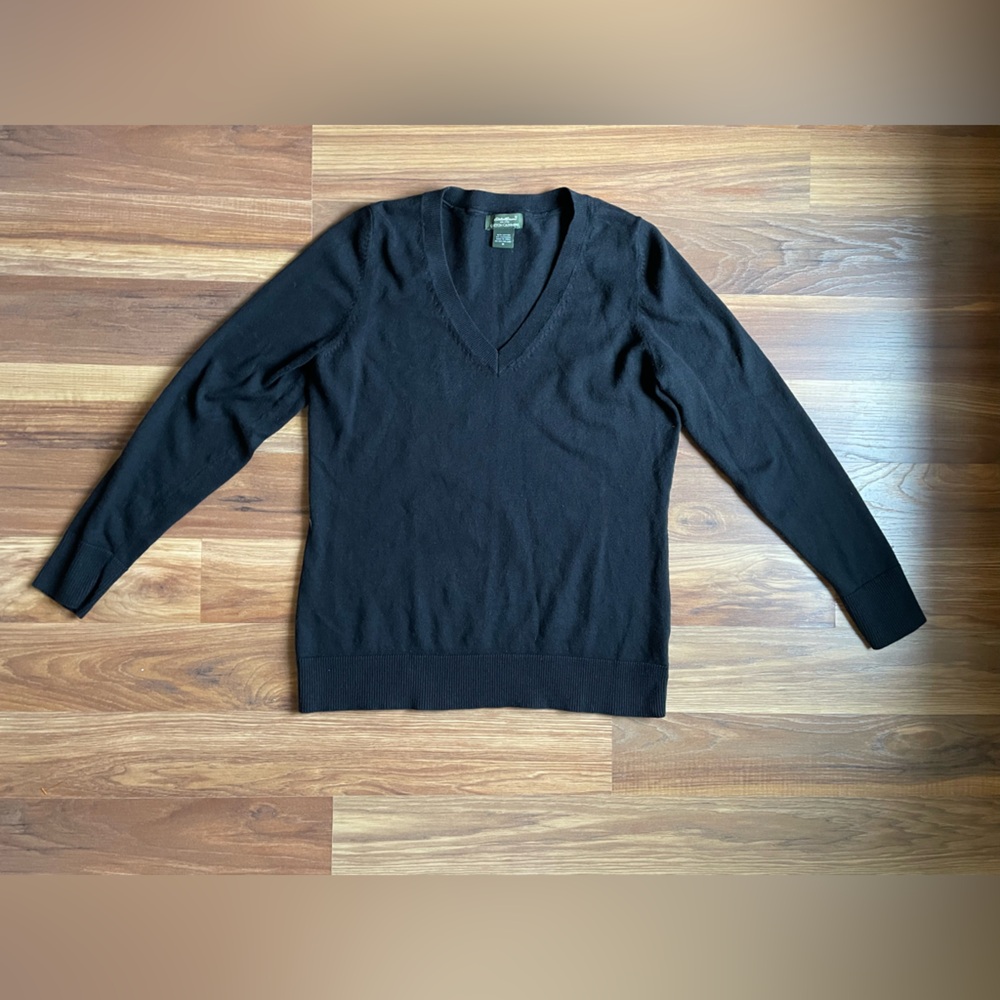 Eddie Bauer Cotton Cashmere 2000s Black V Neck Sweater | women’s medium